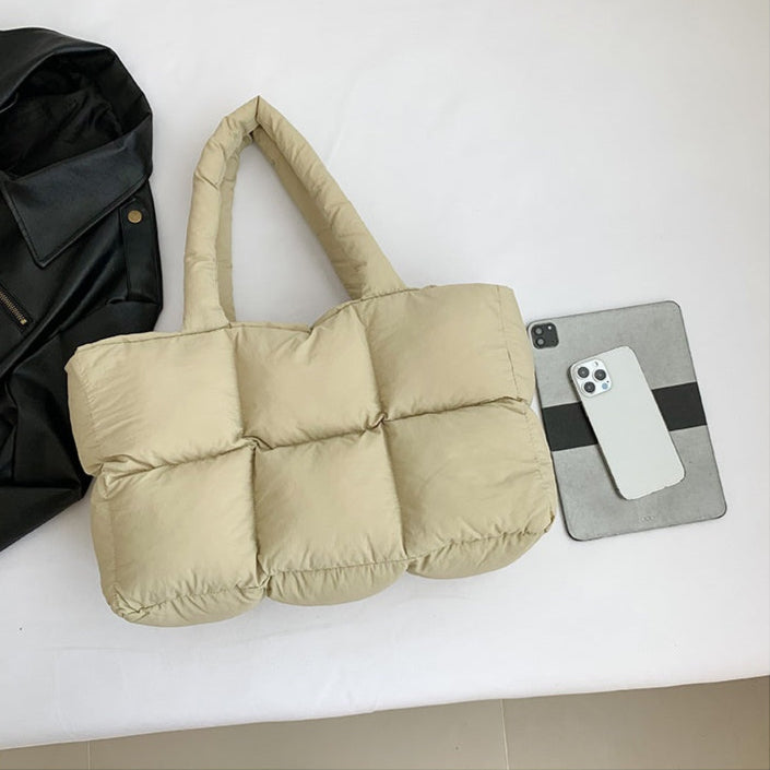 Essential puffy Tasche