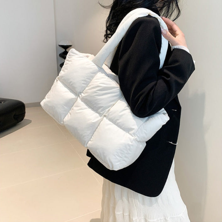 Essential puffy Tasche